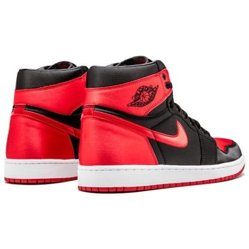 Кроссовки Nike Air Jordan 1 Retro черно-красные высокие OG SE Satin Banned 917359-001
