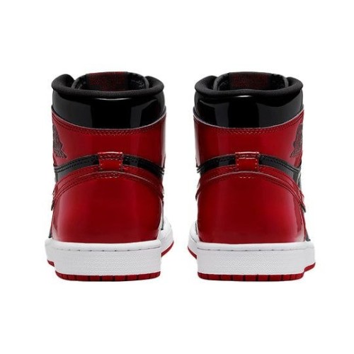 Кроссовки Nike Air Jordan 1 Retro OG Patent Bred черно-красные высокие лаковые 555088-063