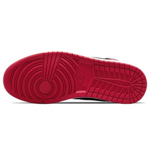 Кроссовки Nike Air Jordan 1 Retro OG Patent Bred черно-красные высокие лаковые 555088-063