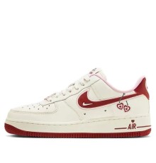 Кроссовки Nike Air Force 1 Low Valentines Day белые низкие с сердечками