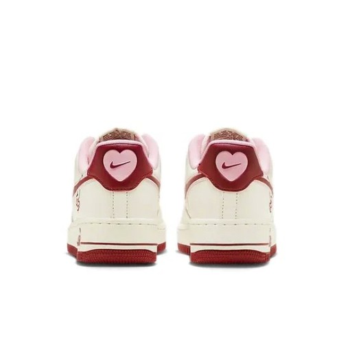 Кроссовки Nike Air Force 1 Low Valentines Day белые низкие с сердечками