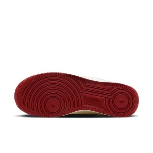 Кроссовки Nike Air Force 1 Low Valentines Day белые низкие с сердечками