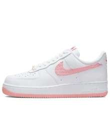 Кроссовки Nike Air Force 1 Low Valentines Day белые с розовым низкие женские DQ9320-100