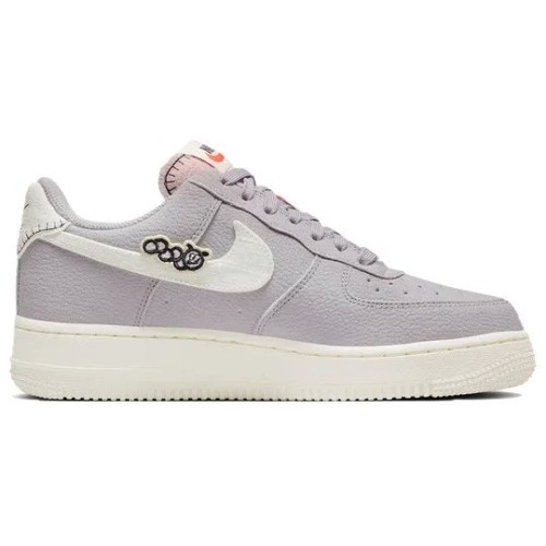 Кроссовки Nike Air Force 1 07 SE Air Sprung женские серые низкие с бабочкой DJ6378-500