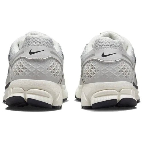 Кроссовки Nike Air Zoom Vomero Photon Dust Metallic Silver женские