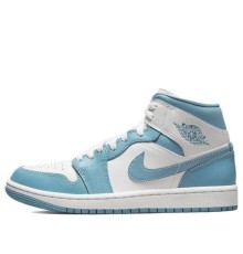 Кроссовки Nike Air Jordan 1 Mid бело-голубые женские высокие University Blue BQ6472-141
