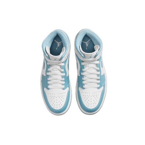 Кроссовки Nike Air Jordan 1 Mid бело-голубые женские высокие University Blue BQ6472-141