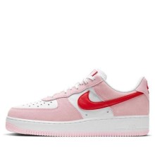 Розовые кроссовки Nike Air Force 1 Low 07 QS Valentines Day Love Letter