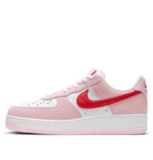 Розовые кроссовки Nike Air Force 1 07 Qs Valentine's Day