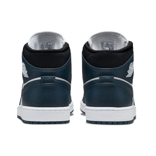 Кроссовки Nike Air Jordan 1 Mid Armory Navy сини-белые высокие 554724-411
