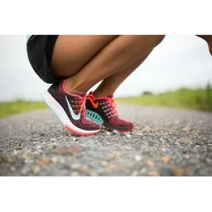 БЕГОВЫЕ КРОССОВКИ NIKE