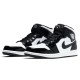 Кроссовки Nike Air Jordan 1 Mid SE черно-белые высокие DD1649-001