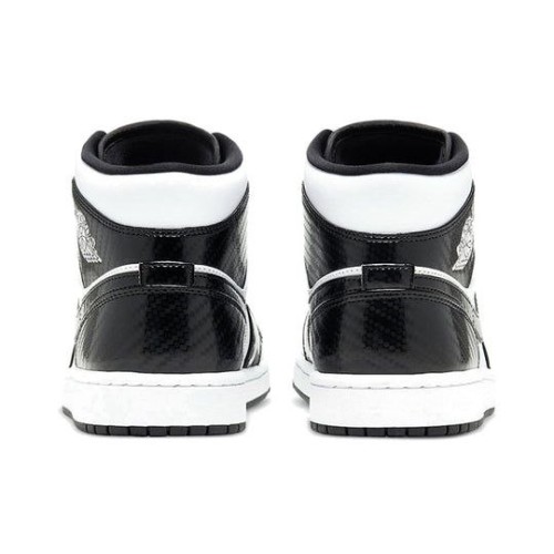 Кроссовки Nike Air Jordan 1 Mid SE черно-белые высокие DD1649-001