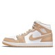Nike Air Jordan 1 Mid светло-коричневые с белыми вставками Tan Gum 554724-271
