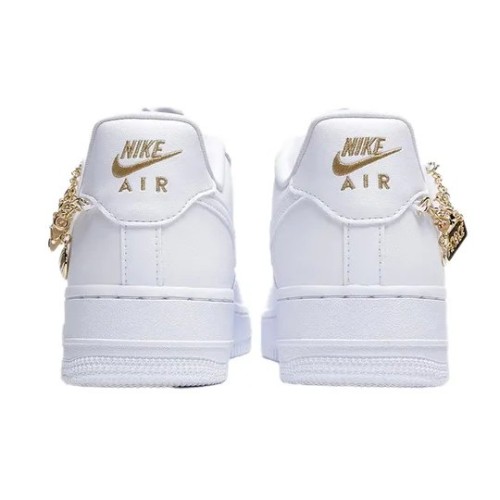 Кроссовки Nike Air Force 1 07 LX Lucky Charms женские с цепочкой