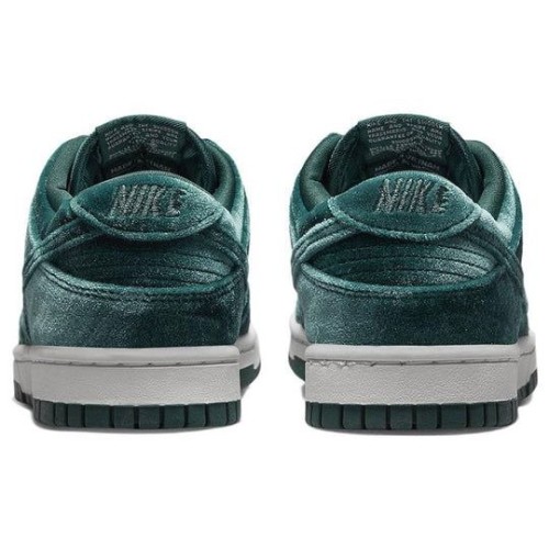 Кроссовки Nike Dunk Green Velvet женские