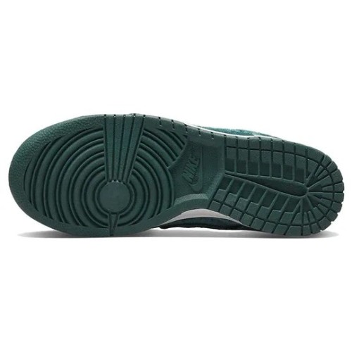 Кроссовки Nike Dunk Green Velvet женские