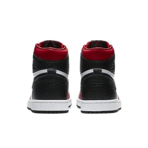 Баскетбольные кроссовки (WMNS) Air Jordan 1 Retro High OG Satin Red CD0461-601
